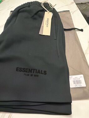 Essentials fear of god black sweat shorts color black stretch limo size small